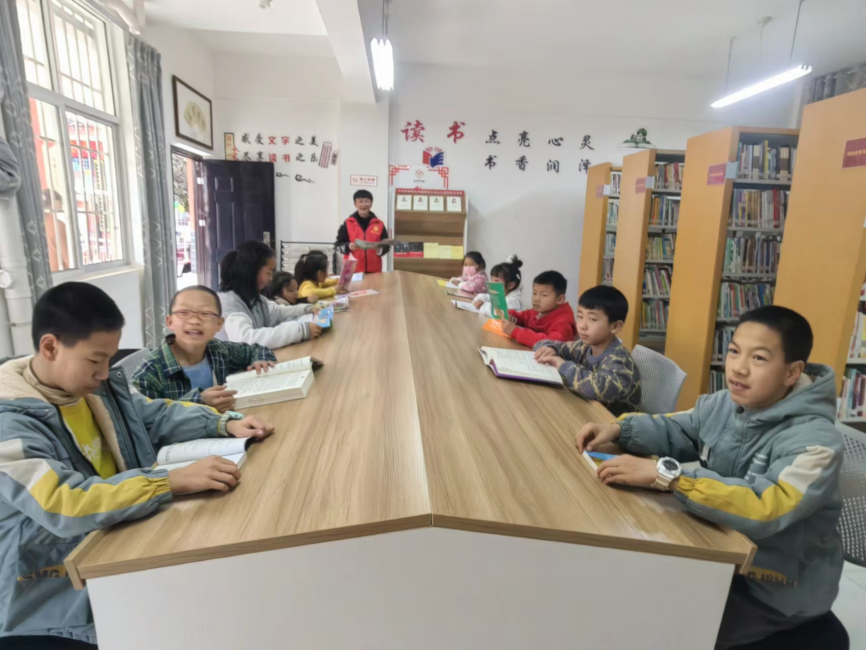 https://manager.ynggwhy.cn/file/group14/M00/02/C0/rBABZ2VK846EJZaQAAAAANPNLUE768.jpg