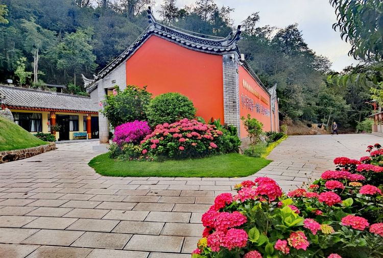 https://manager.ynggwhy.cn/file/group14/M00/0C/87/rBABZ2XT8f-EeUluAAAAADiMfv8358.jpg