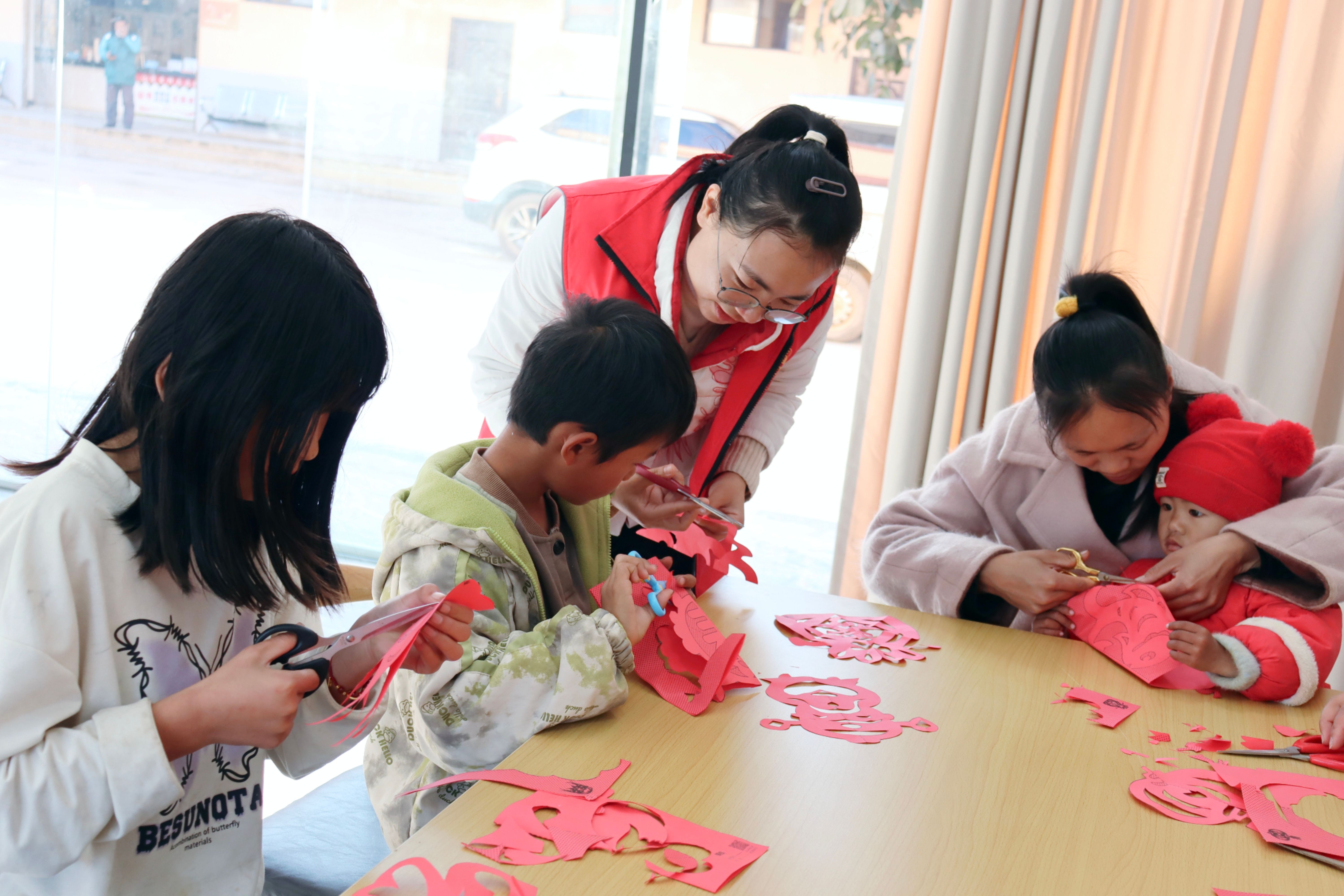 https://manager.ynggwhy.cn/file/group18/M00/05/0A/rBABY2eQsv-EBK46AAAAAJObMv4335.jpg
