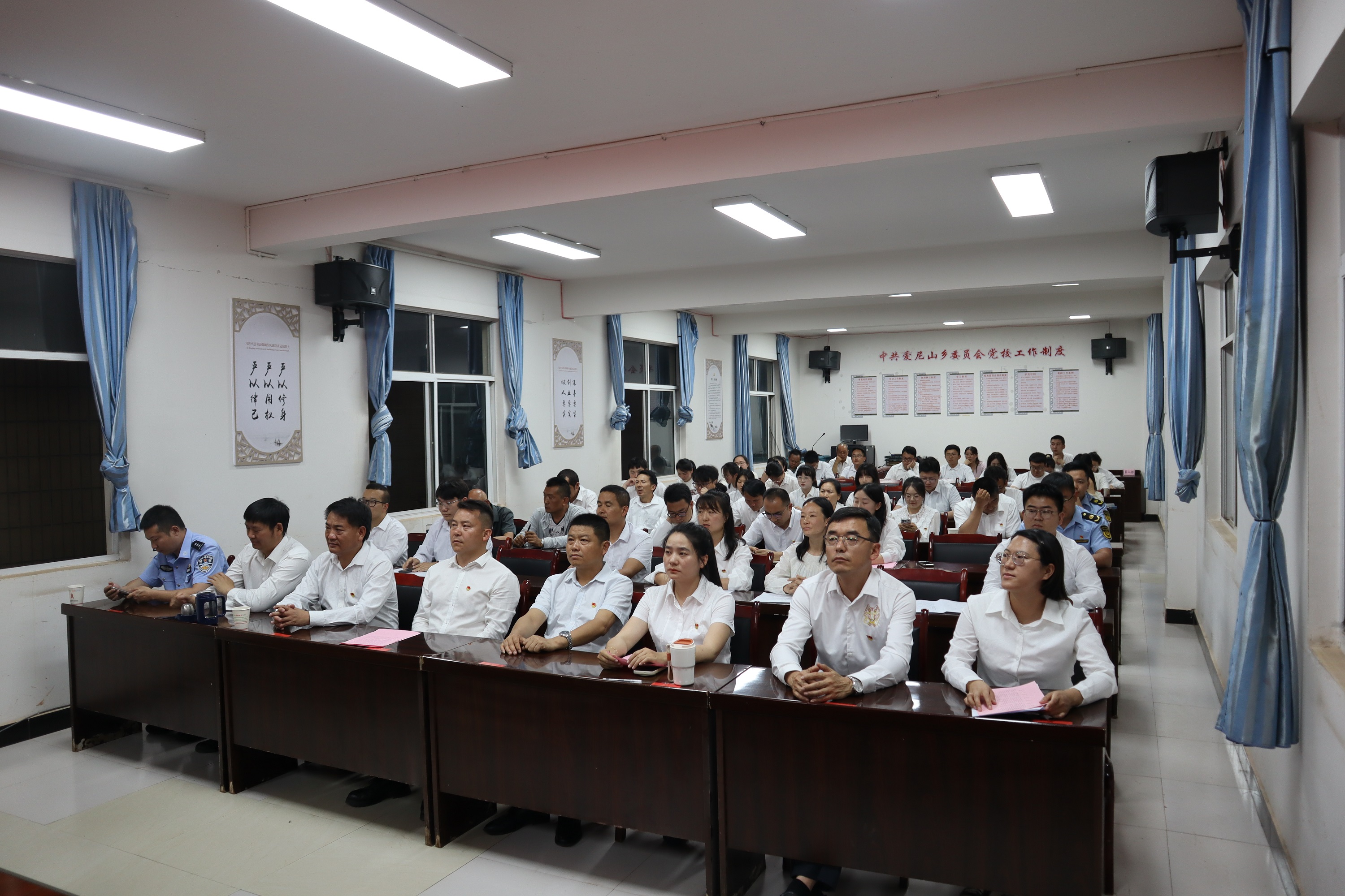 https://manager.ynggwhy.cn/file/group19/M00/03/F2/rBABy2gJi_uEC9RTAAAAAEVEoFE400.jpg
