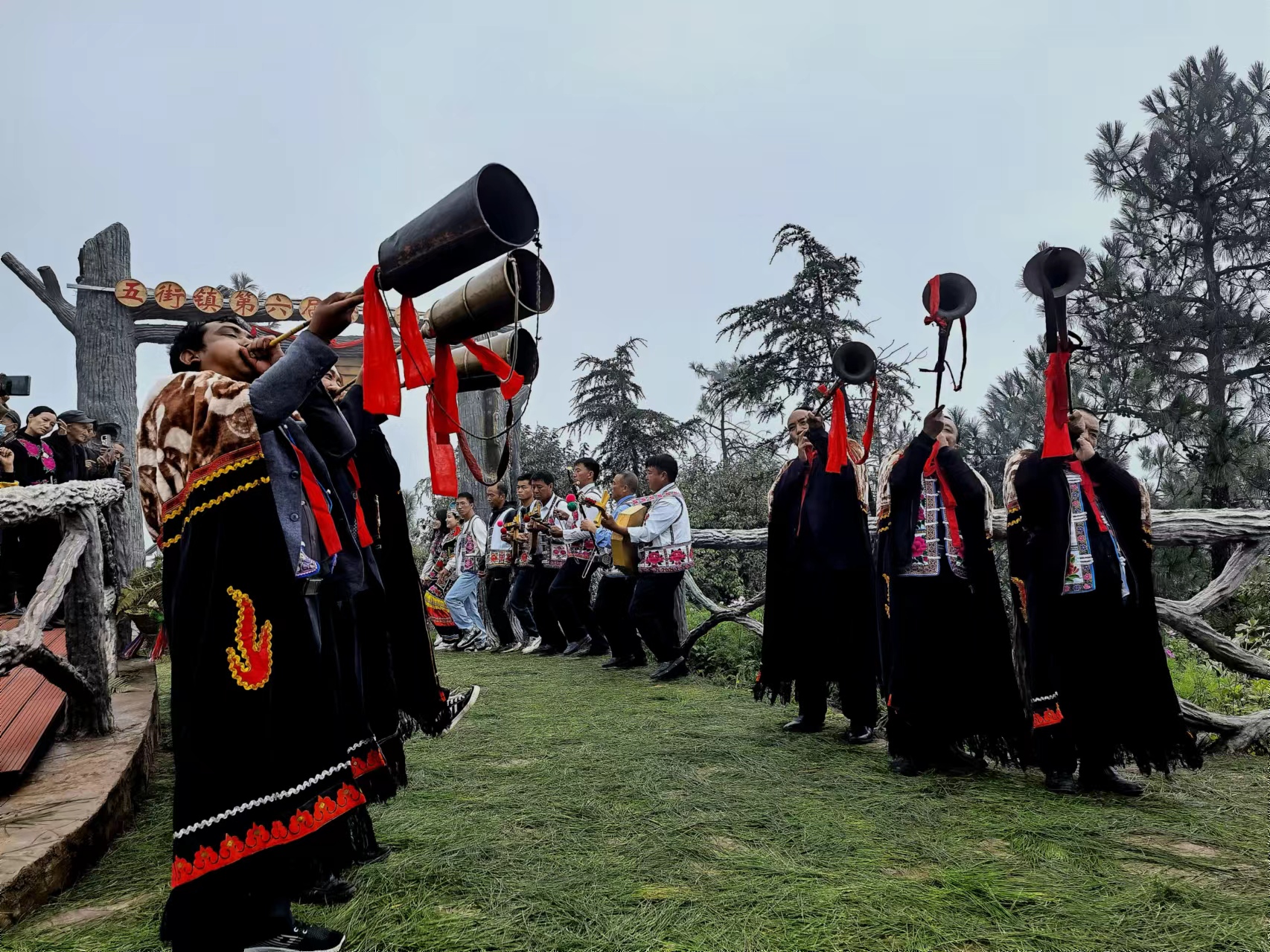 五街镇2022年第六届松茸开山节系列报道叫响五街松茸名片打好开山节