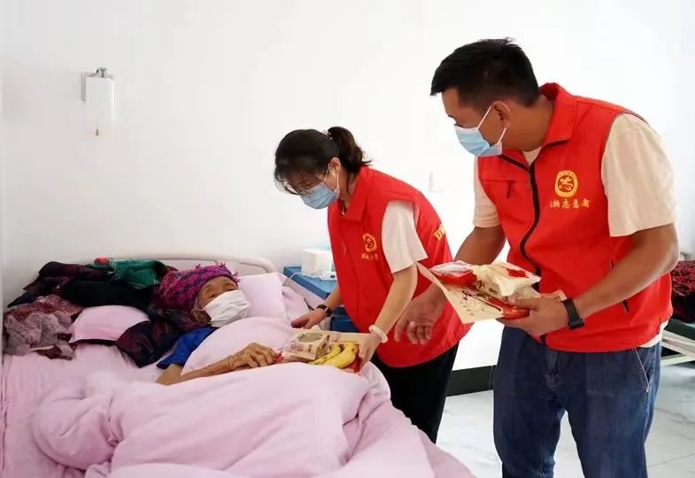 https://manager.ynggwhy.cn/file/group9/M00/05/E4/rBABbGMilROEWHX8AAAAAJDWBww025.jpg